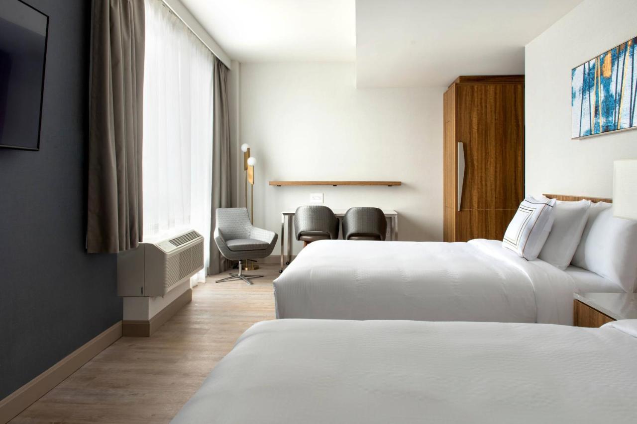 Towneplace Suites By Marriott New York Long Island City Экстерьер фото